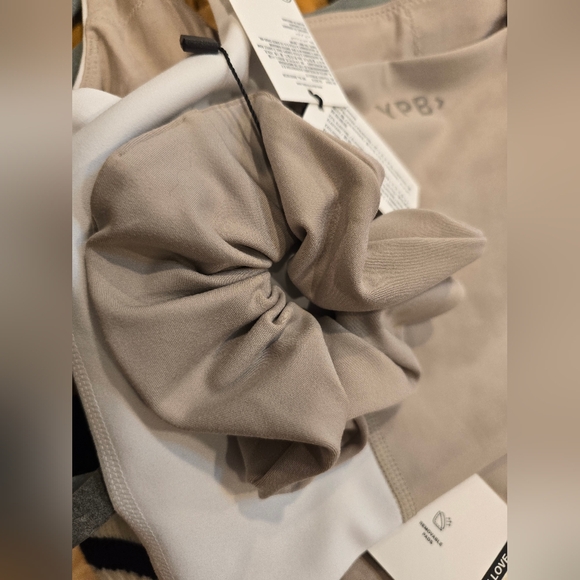 NWT Abercrombie & Fitch YPB SculptLUX Square-neck Color Block Cropped Tank small - Picture 5 of 7